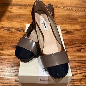 Color block Clark heels